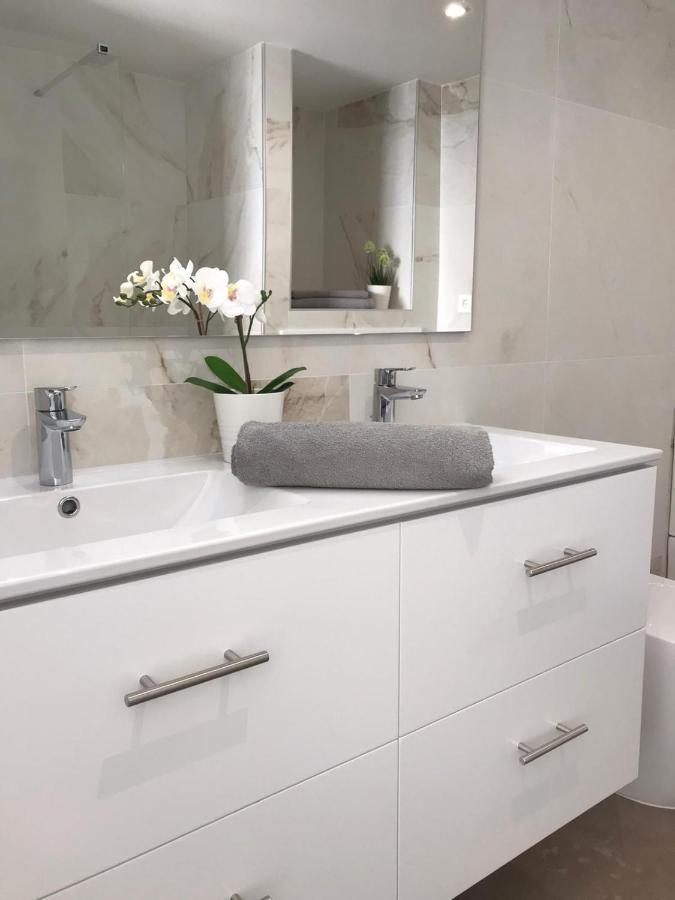 מיחאס Miraflores Beach - Playa First Line - Sea View - Luxury & Design Apartment מראה חיצוני תמונה